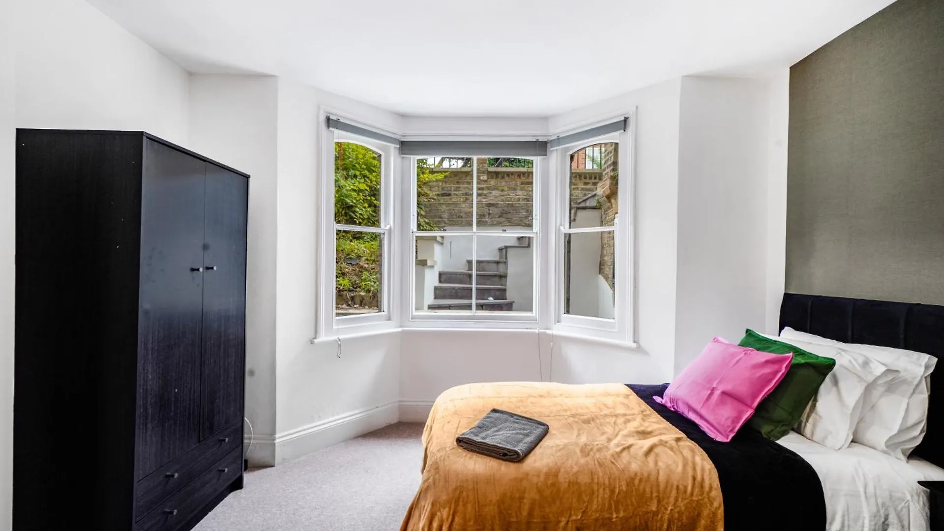 Classy Abode In Hackney - Garden - Sleeps 6 Apartment London