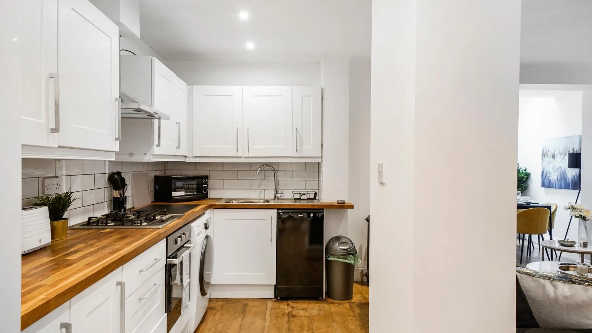 Classy Abode In Hackney - Garden - Sleeps 6 Apartment London 0*,  United Kingdom