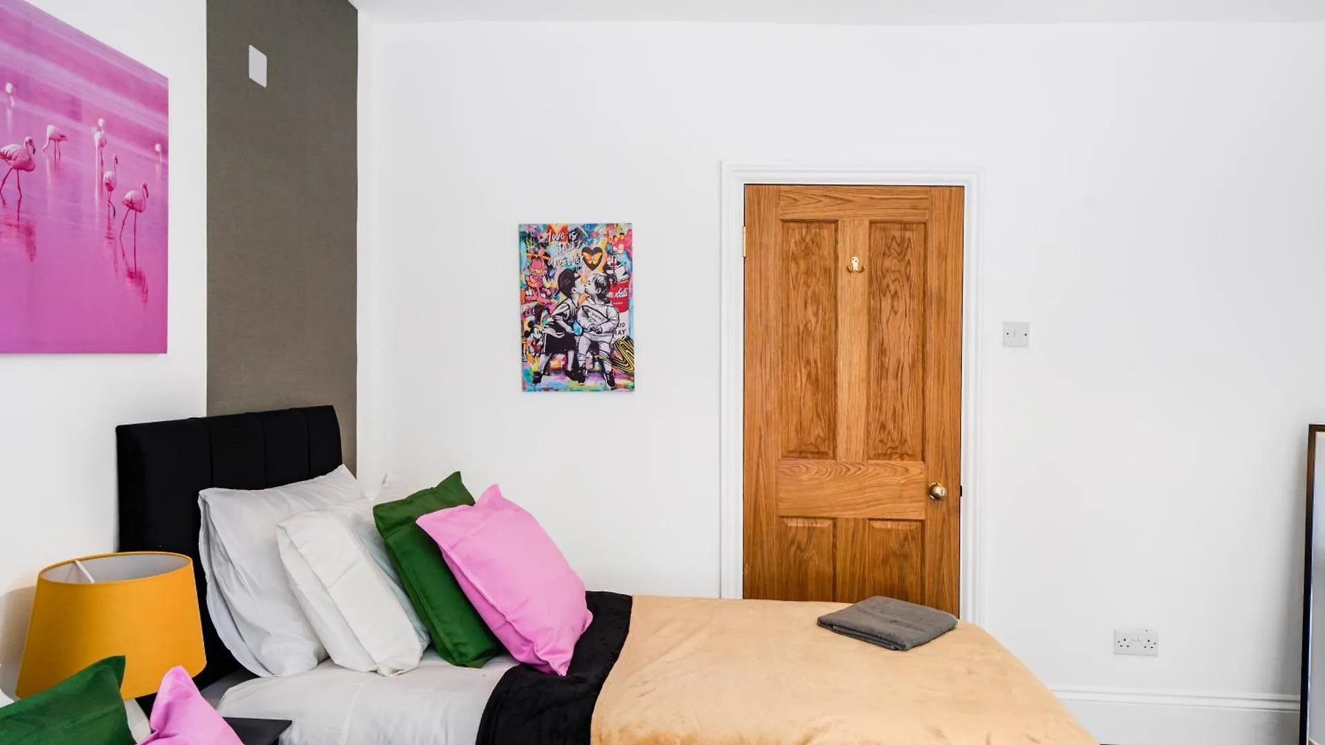 Classy Abode In Hackney - Garden - Sleeps 6 Apartment London