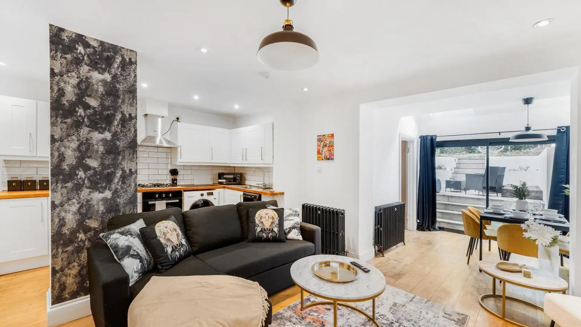 Classy Abode In Hackney - Garden - Sleeps 6 Apartment London