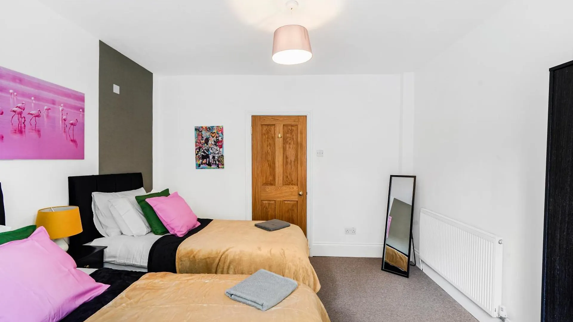 Classy Abode In Hackney - Garden - Sleeps 6 Apartment London